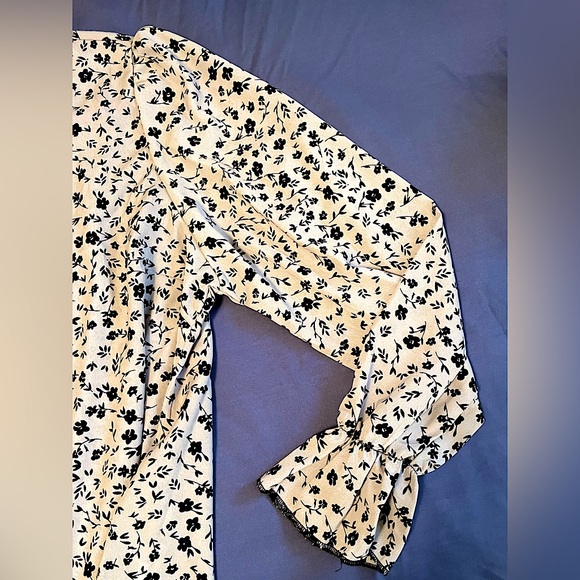 NWOT~SHEIN Long Sleeve Blouse - Picture 3 of 7